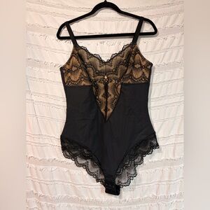 NWT Pinsy Sculpting Lace Shapewear Bodysuit